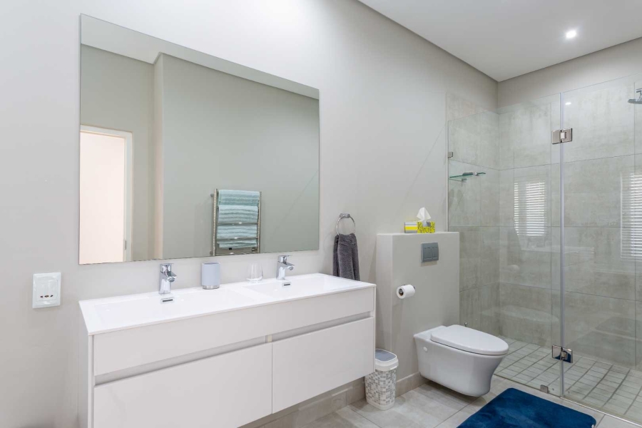 5 Bedroom Property for Sale in Val De Vie Estate Western Cape